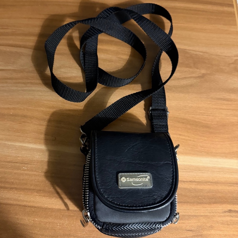 Vtg Samsonite Compact Camera Case  Leather Bag Crossbody Strap